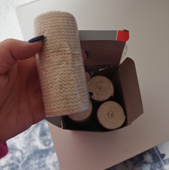 BRAND NEW BANDAGES - Picture 5 of 5